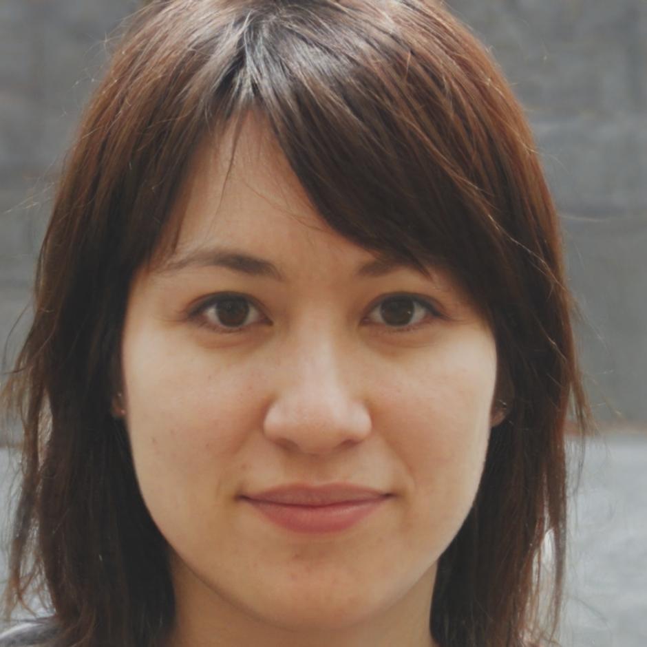 Ritratto professionale di Elettra Calandra, fondatrice e make-up artist senior